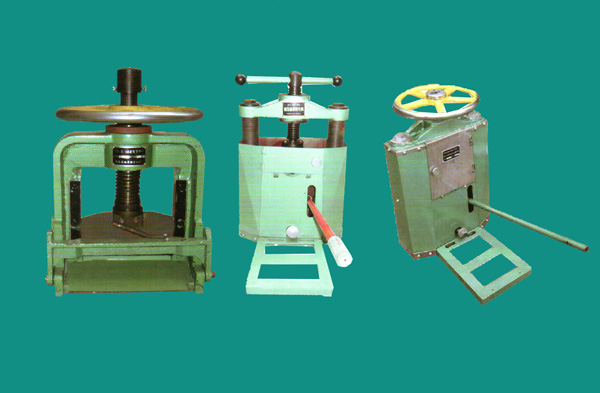 巖芯劈開(切割)機